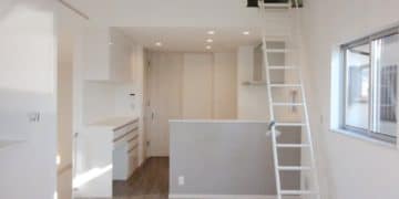 建売住宅設計の完成立ち合い二棟。グレイッシュ系。